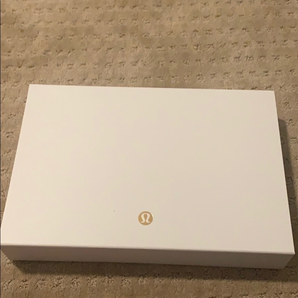 Perfect condition Lululemon box